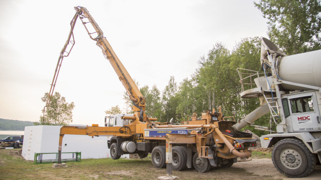 Concrete truck and pump truck