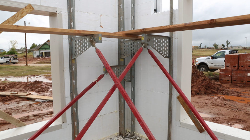 Corner of an ICF structure with additional bracing